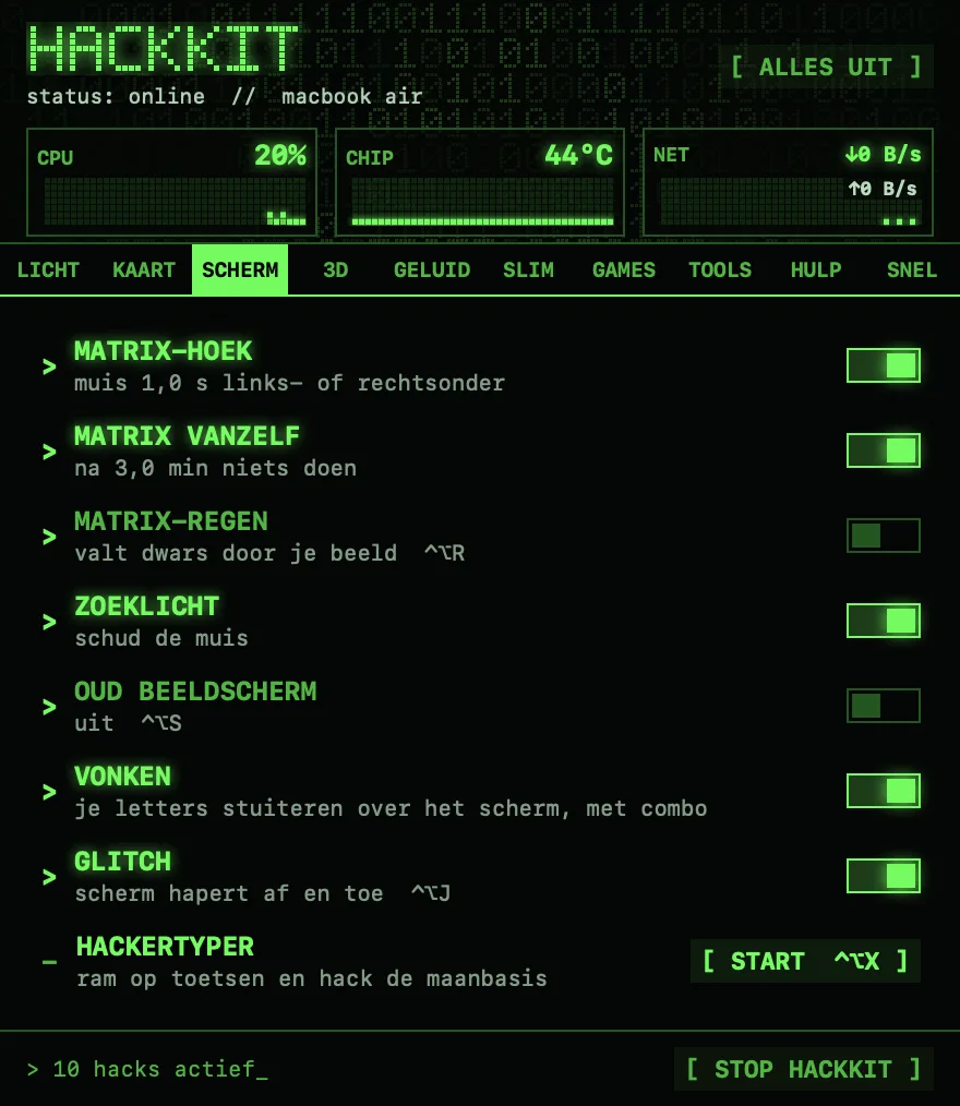 Het paneel van HackKit: zwart met groene letters, tabbladen LICHT, KAART, SCHERM, 3D, GELUID, SLIM, GAMES, TOOLS, HULP en SNEL, en een schakelaar per hack